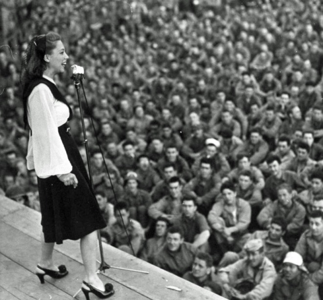 Dinah Shore in France, 1944. 